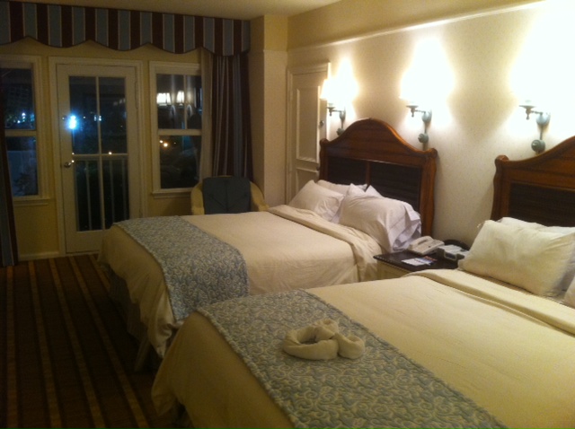 Review: Disney's Yacht Club Resort - The Walt Disney World Instruction ...