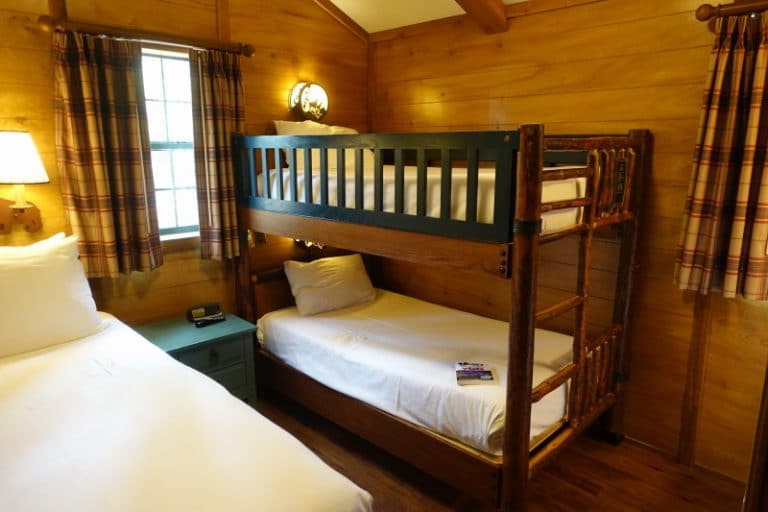 Photo Tour of the Bath and Back Bedroom of a Cabin at Disney's Fort