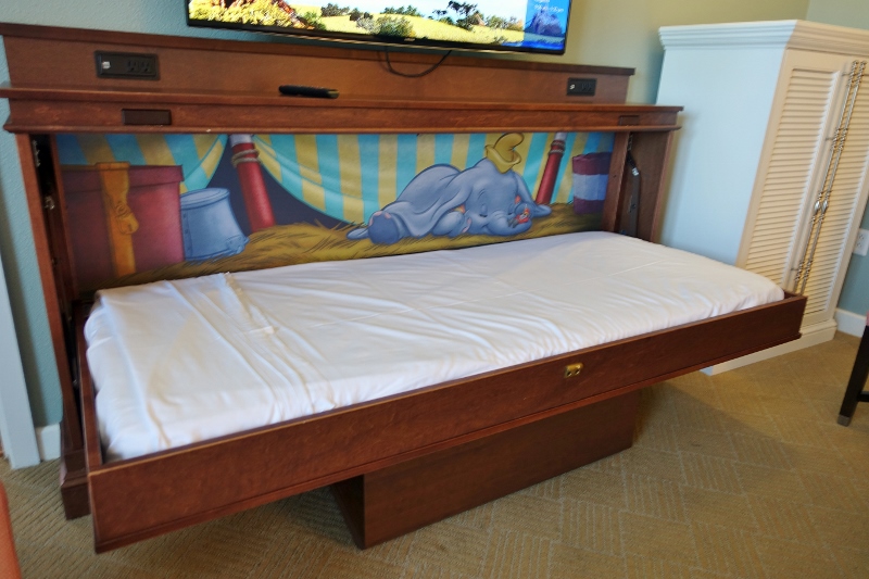 Fold-Down-Bed-Studio-Disneys-BoardWalk-Villas-from-yourfirstvisit.net_.jpg