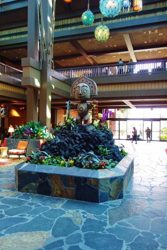 Lobby Disney's Polynesian Village Resort from yourfirstvisit.net