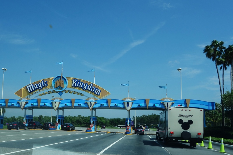 disney world magic kingdom parking before park opens