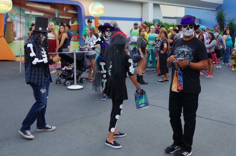 Guest Costumes Mickey's Not-So-Scary Halloween Party 2015 from yourfirstvisit.net (2)