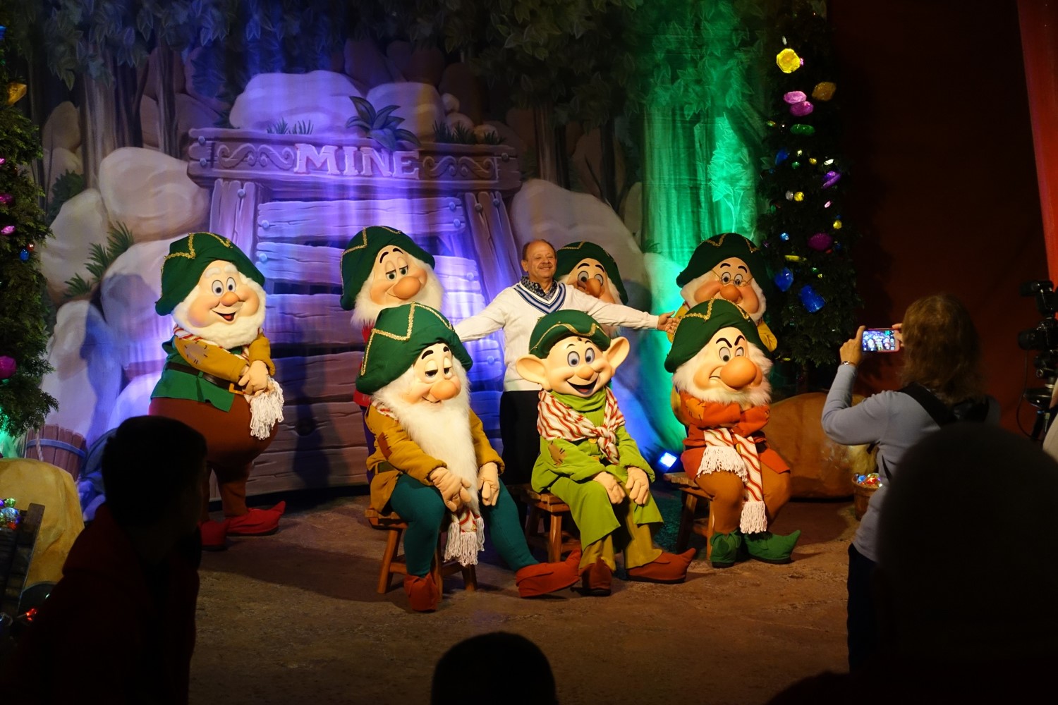 Review The 2017 Edition Of Mickeys Very Merry Christmas Party Mvmcp 