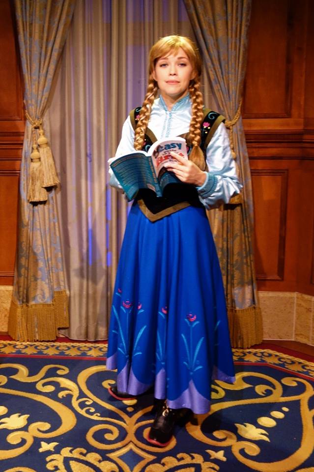 Anna Reciting from The easy Guide to Your First Walt DIsney World Visit