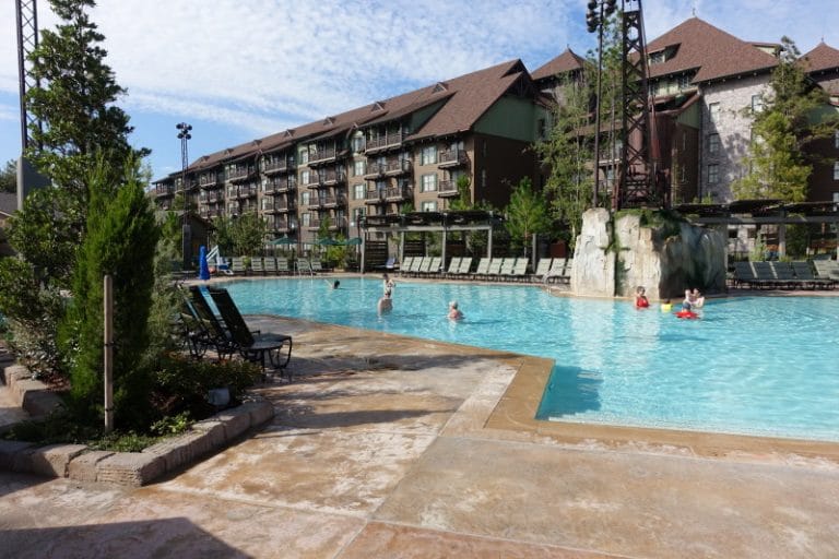 Review: Copper Creek Villas and Cabins at Disney's Wilderness Lodge ...