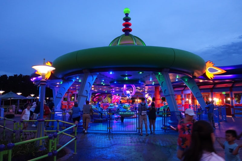 alien ride toy story land