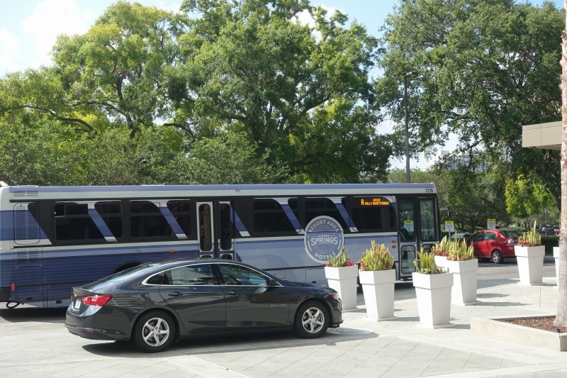 shuttle bus from holiday inn disney springs to magic kingdom